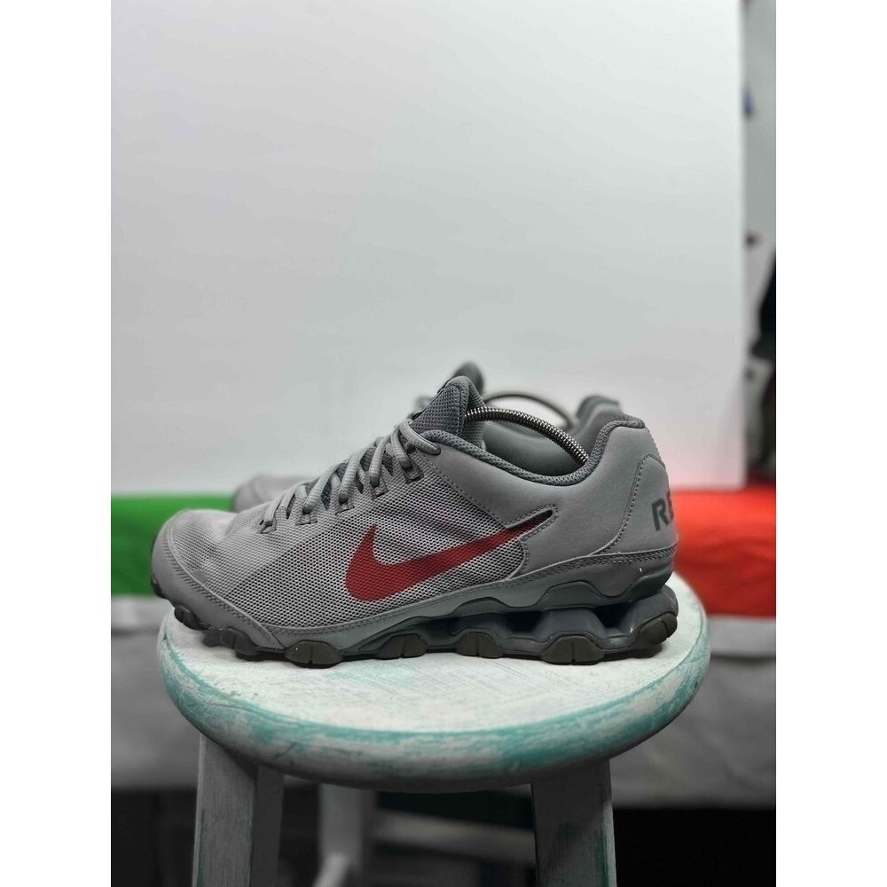 Nike Mens Grey Red Reax 9 TR Mesh Cross Trainer Sneakers Size 9